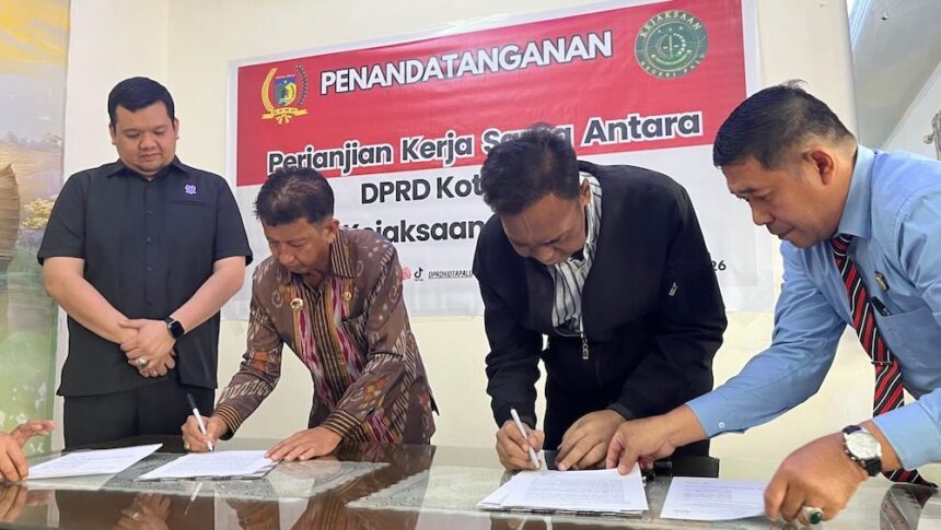 DPRD Kota Palu tandatangani kerja sama hukum Perdata TUN Kejari Palu